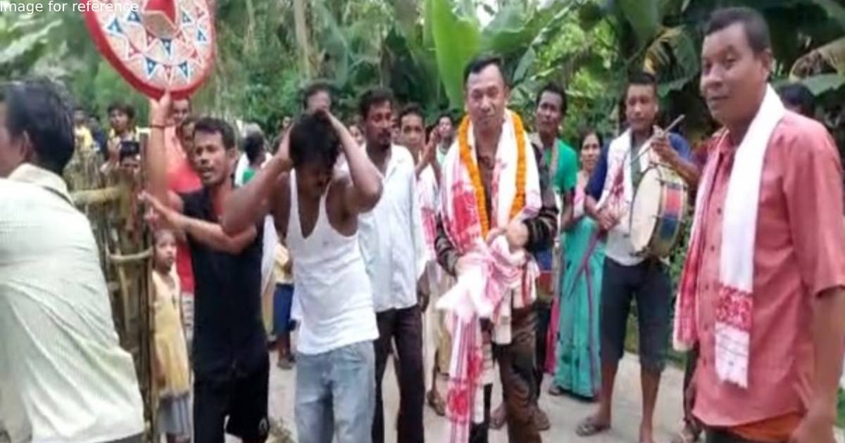 Army jawan who retires after 26 years in service receives grand welcome in Assam